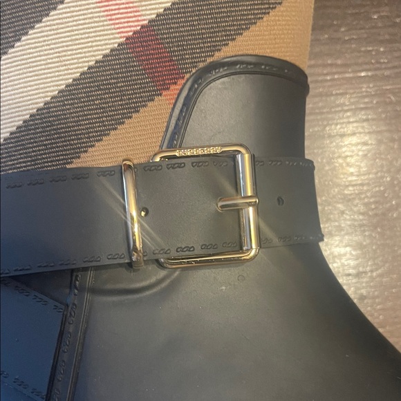 Burberry Black and Tan Winter Rain Boots - Picture 3 of 4